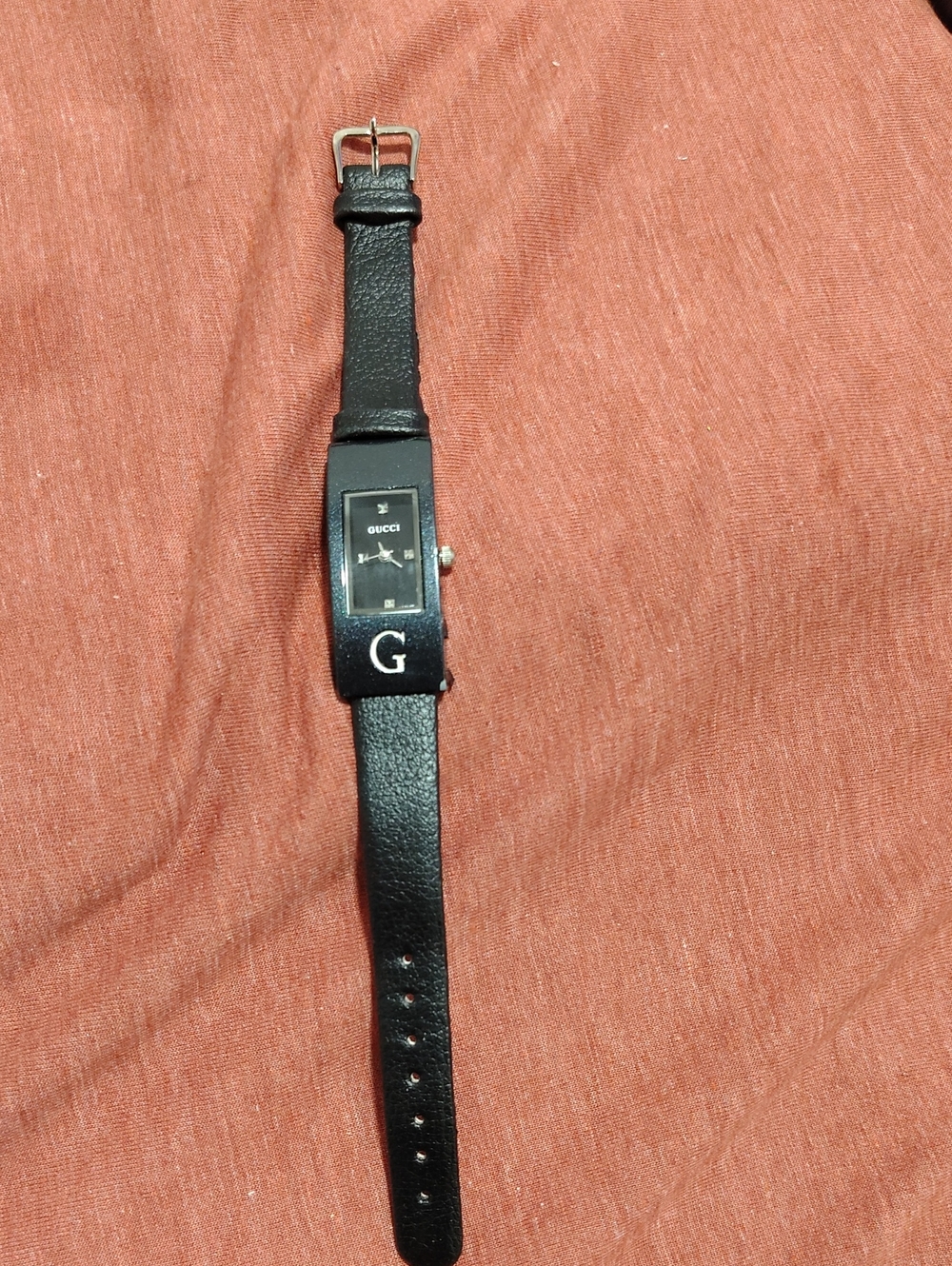Gucci Black Leather Strap Rectangular Dial As Is No Return (Won't Work)
